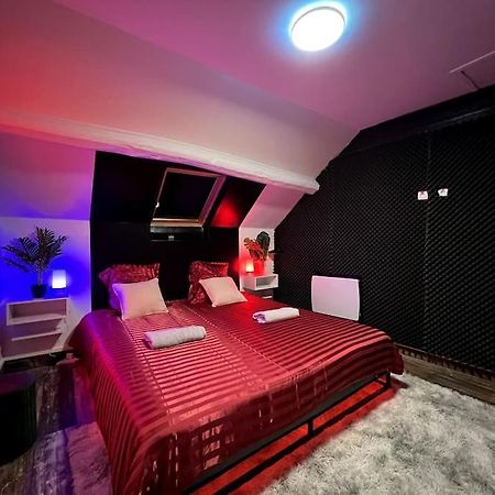 Red Love-Room / Balneo & Plus ! Souppes-sur-Loing Εξωτερικό φωτογραφία