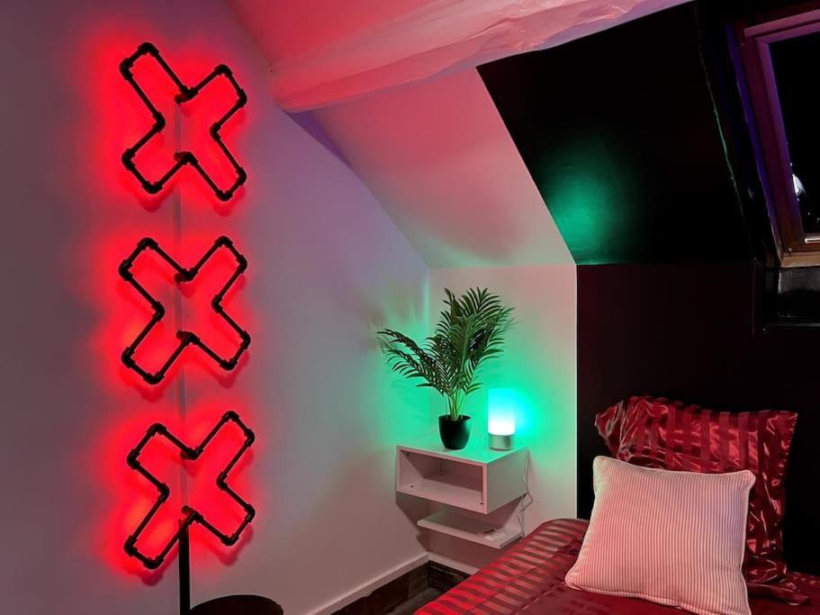 Red Love-Room / Balneo & Plus ! Souppes-sur-Loing Εξωτερικό φωτογραφία