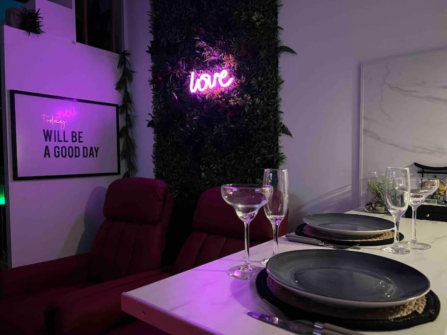 Red Love-Room / Balneo & Plus ! Souppes-sur-Loing Εξωτερικό φωτογραφία