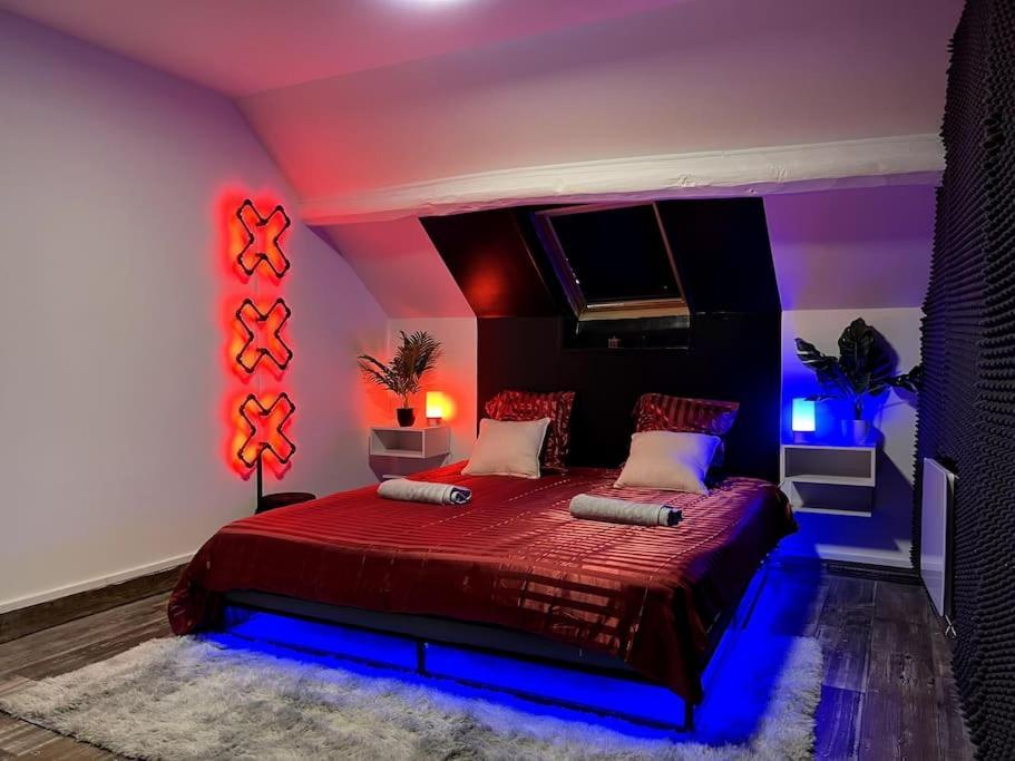 Red Love-Room / Balneo & Plus ! Souppes-sur-Loing Εξωτερικό φωτογραφία