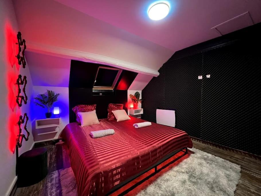 Red Love-Room / Balneo & Plus ! Souppes-sur-Loing Εξωτερικό φωτογραφία
